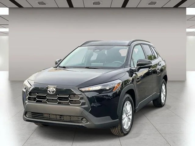 2026 Toyota Corolla Cross LE photo 8