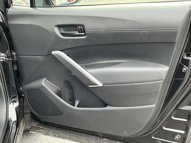 2026 Toyota Corolla Cross LE photo 19