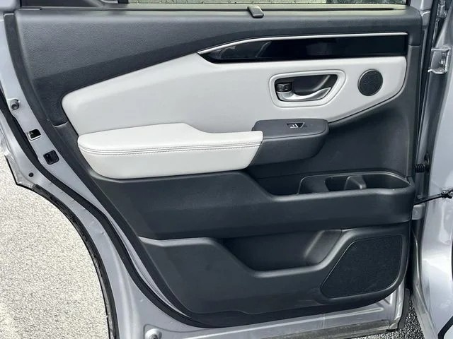 2025 Honda Pilot EX-L photo 17