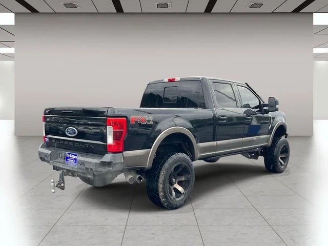 2019 Ford F-250SD Lariat photo 3