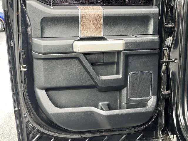 2019 Ford F-250SD Lariat photo 17