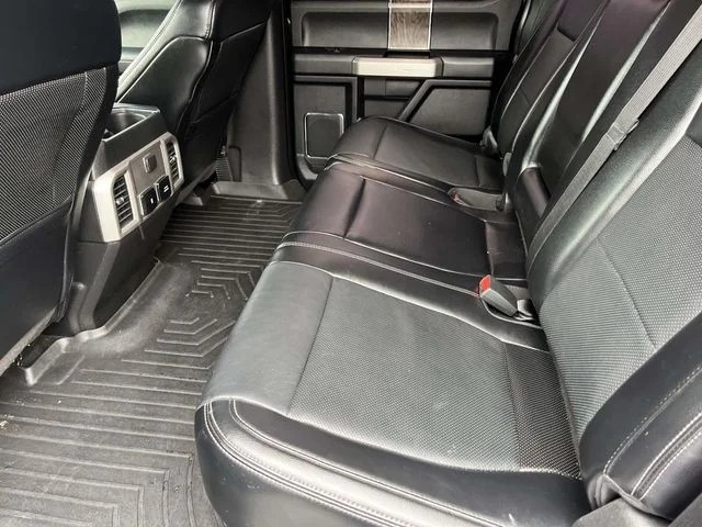 2019 Ford F-250SD Lariat photo 18