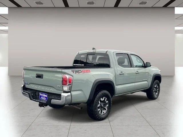 2023 Toyota Tacoma TRD Off-Road photo 3
