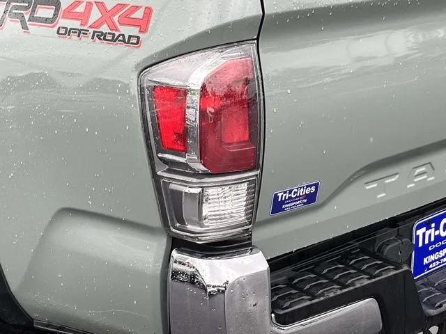 2023 Toyota Tacoma TRD Off-Road photo 5