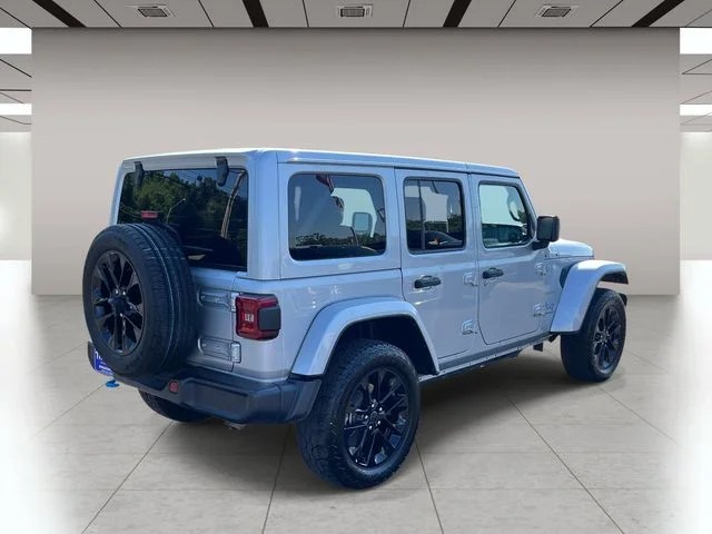 2024 Jeep Wrangler Sahara 4xe photo 3