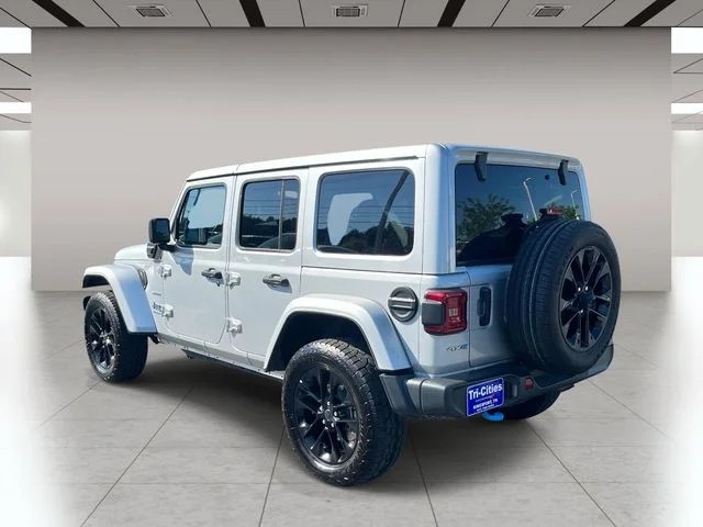 2024 Jeep Wrangler Sahara 4xe photo 6
