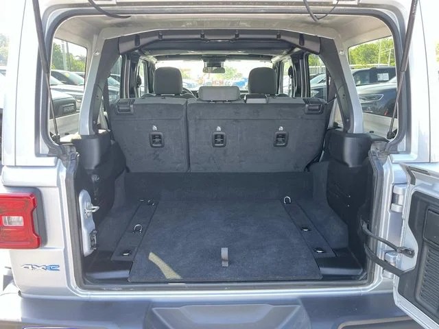 2024 Jeep Wrangler Sahara 4xe photo 19