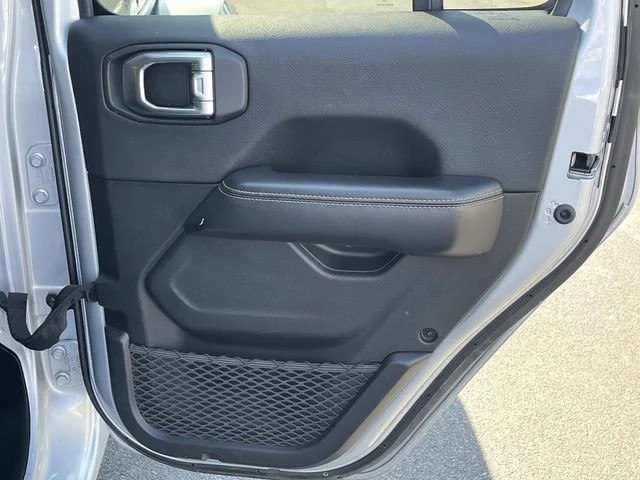 2024 Jeep Wrangler Sahara 4xe photo 20