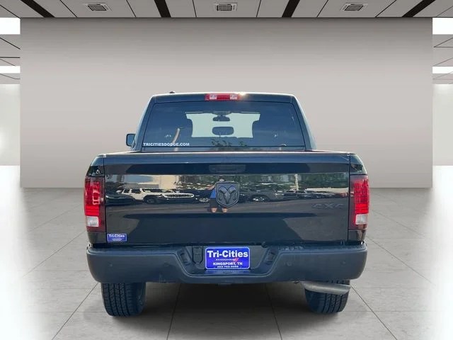 2024 Ram 1500 Classic Warlock photo 4
