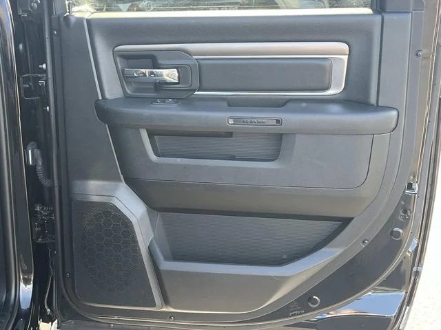 2024 Ram 1500 Classic Warlock photo 18