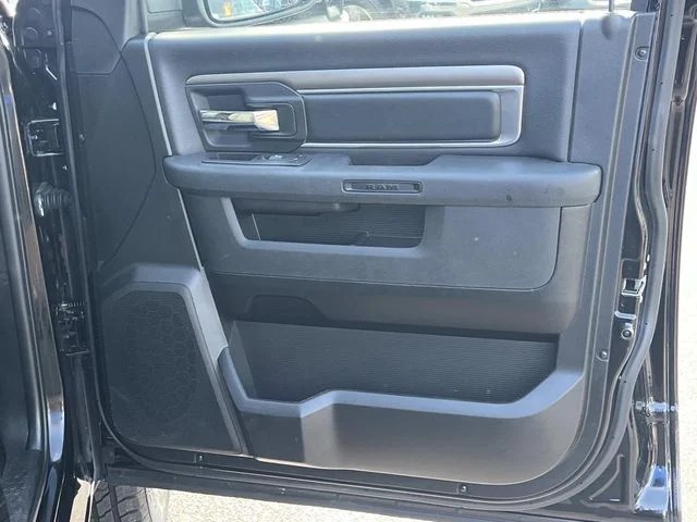 2024 Ram 1500 Classic Warlock photo 20