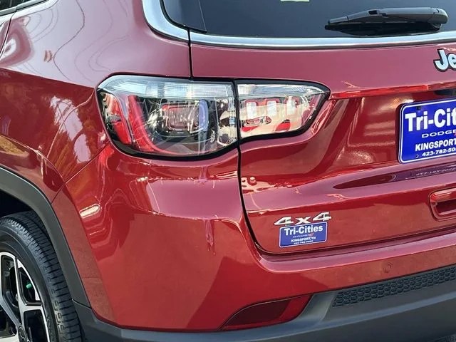 2025 Jeep Compass Limited photo 5