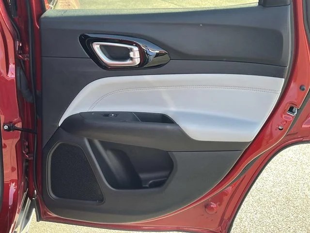 2025 Jeep Compass Limited photo 19