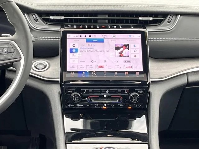 2023 Jeep Grand Cherokee Limited photo 15