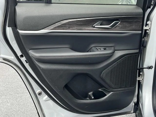 2023 Jeep Grand Cherokee Limited photo 17