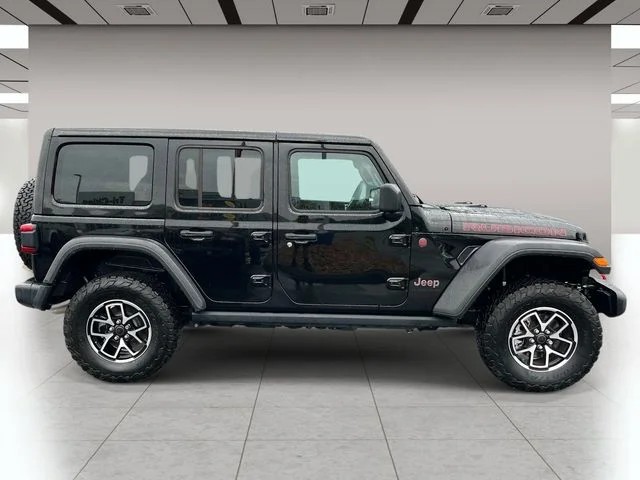 2025 Jeep Wrangler Rubicon photo 2