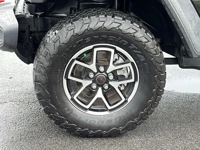 2025 Jeep Wrangler Rubicon photo 11