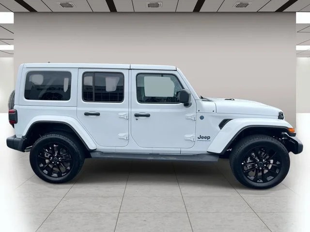 2025 Jeep Wrangler Sahara 4xe photo 2