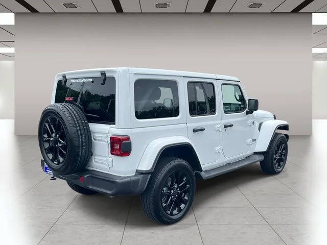 2025 Jeep Wrangler Sahara 4xe photo 3