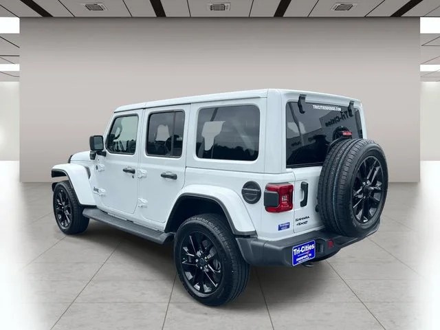 2025 Jeep Wrangler Sahara 4xe photo 6