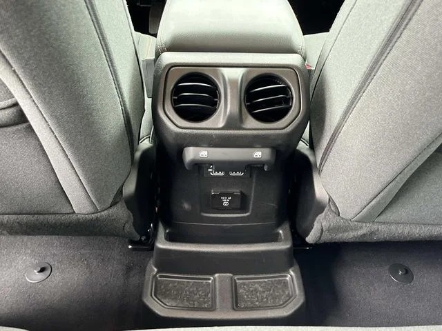 2025 Jeep Wrangler Sahara 4xe photo 16