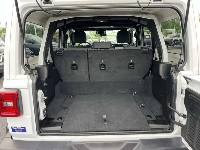 2025 Jeep Wrangler Sahara 4xe photo 19