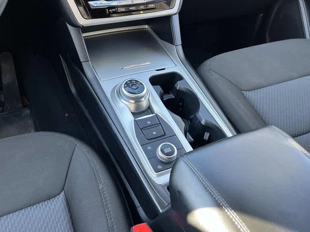 2022 Ford Explorer XLT photo 14
