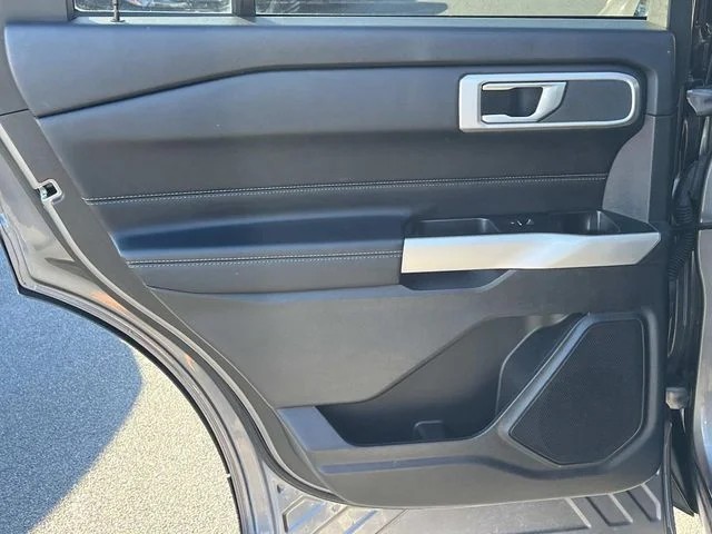 2022 Ford Explorer XLT photo 17