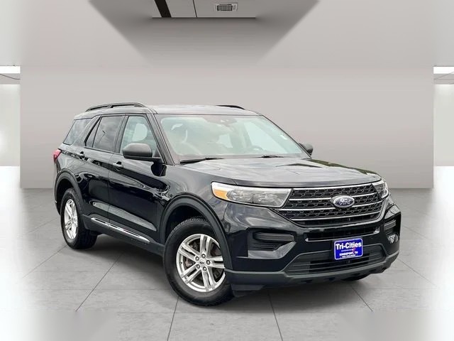 2023 Ford Explorer XLT photo 1