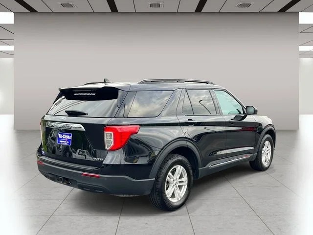 2023 Ford Explorer XLT photo 3