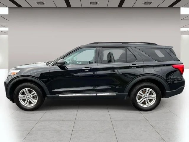 2023 Ford Explorer XLT photo 7