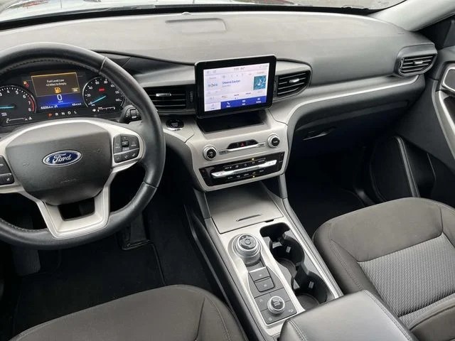 2023 Ford Explorer XLT photo 13