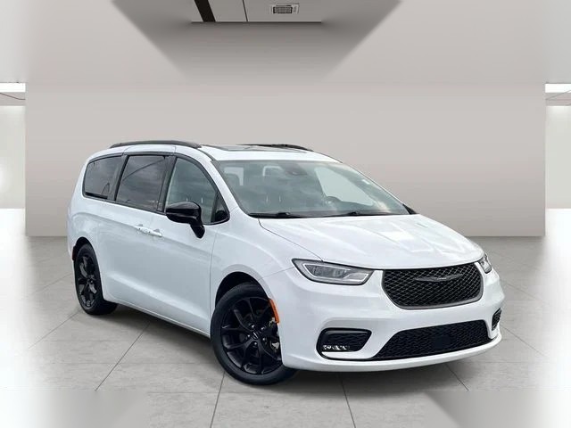 2025 Chrysler Pacifica Limited photo 1