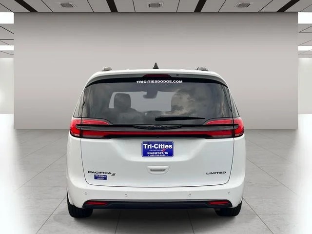 2025 Chrysler Pacifica Limited photo 4