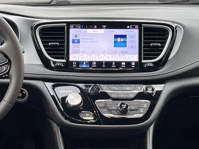 2025 Chrysler Pacifica Limited photo 15