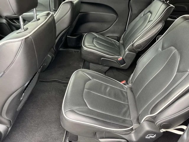 2025 Chrysler Pacifica Limited photo 16