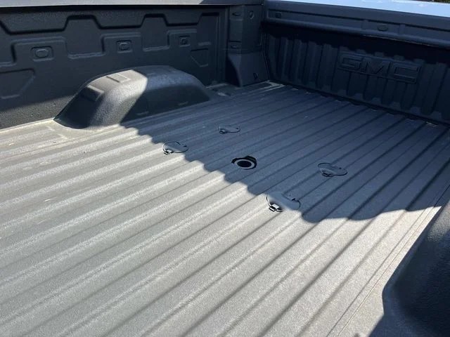 2025 GMC Sierra 3500HD AT4 photo 4