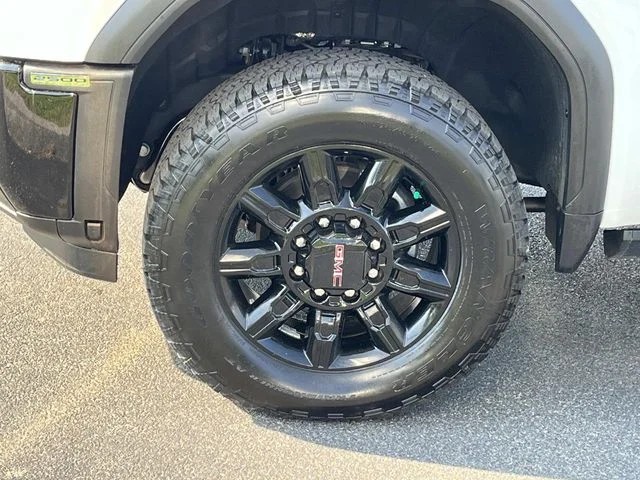2025 GMC Sierra 3500HD AT4 photo 12