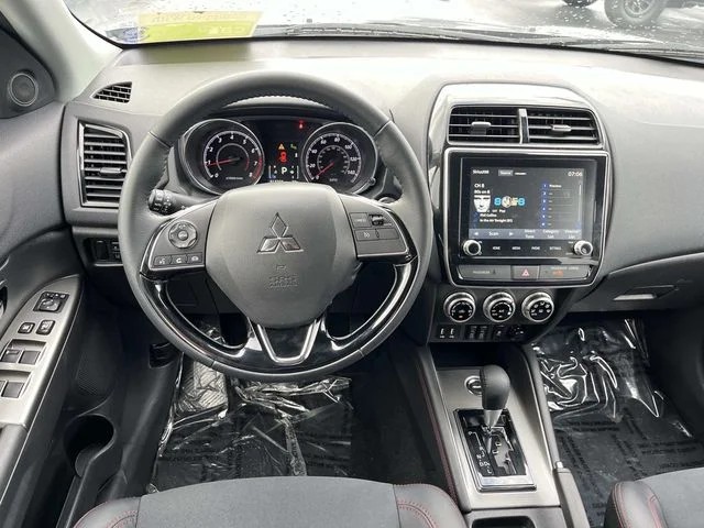 2025 Mitsubishi Outlander Sport S photo 11