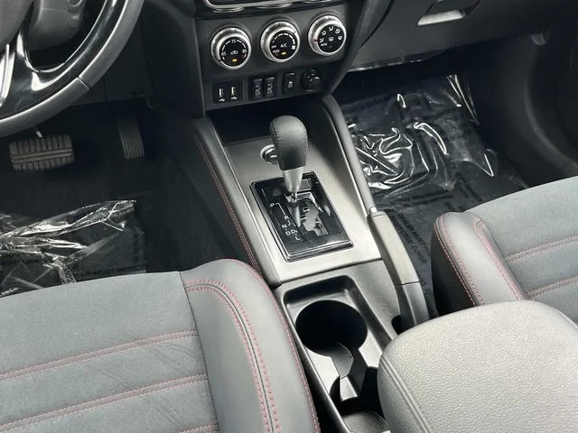 2025 Mitsubishi Outlander Sport S photo 13