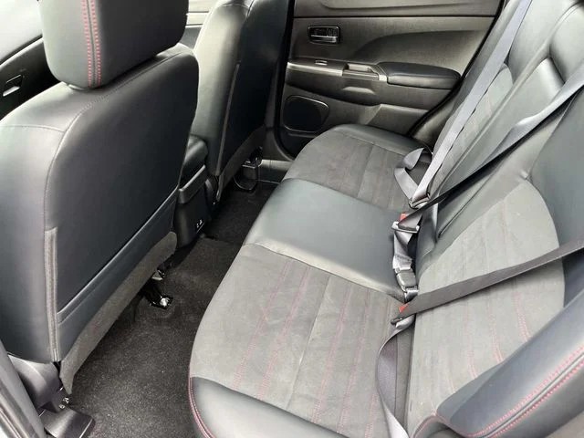 2025 Mitsubishi Outlander Sport S photo 16