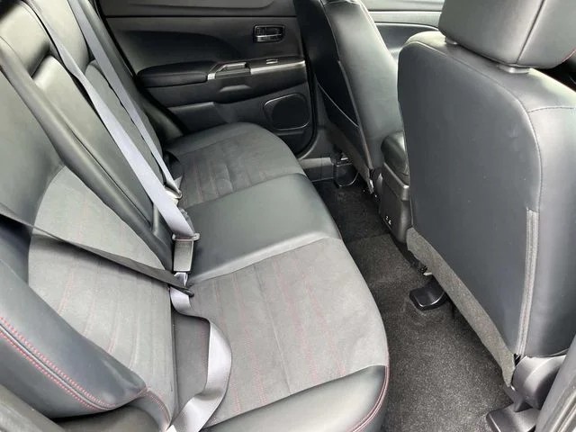 2025 Mitsubishi Outlander Sport S photo 18