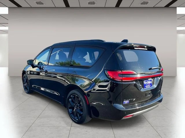 2025 Chrysler Pacifica Limited photo 6