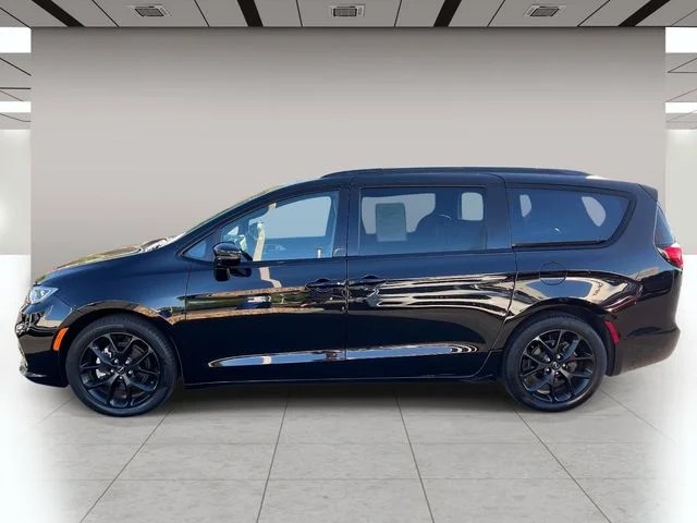 2025 Chrysler Pacifica Limited photo 7