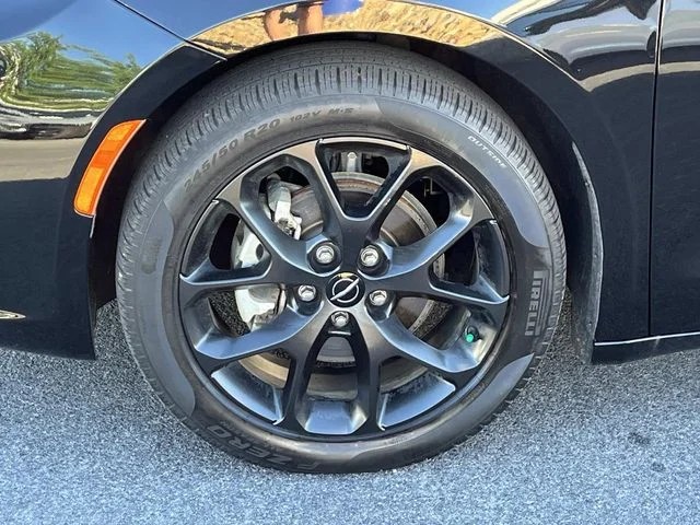 2025 Chrysler Pacifica Limited photo 11