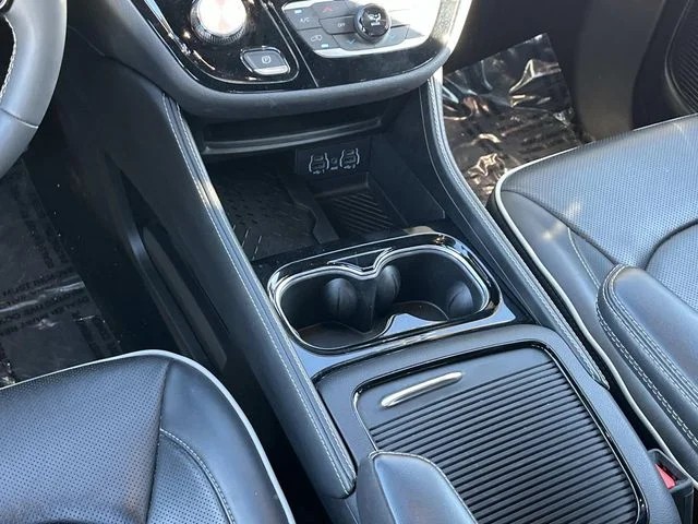 2025 Chrysler Pacifica Limited photo 14