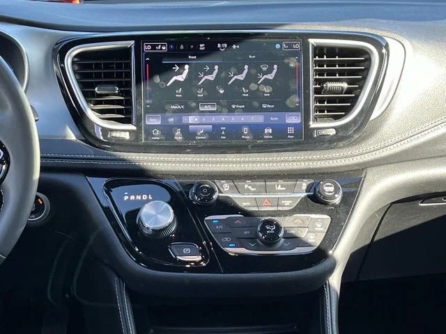 2025 Chrysler Pacifica Limited photo 15