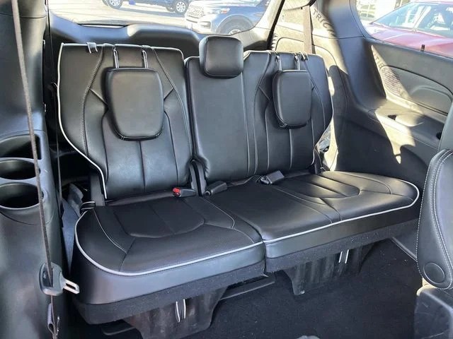 2025 Chrysler Pacifica Limited photo 19