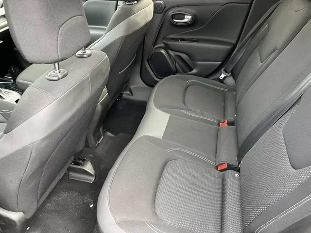 2023 Jeep Renegade Latitude photo 17