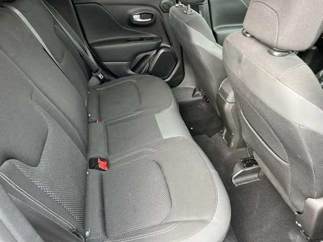 2023 Jeep Renegade Latitude photo 19